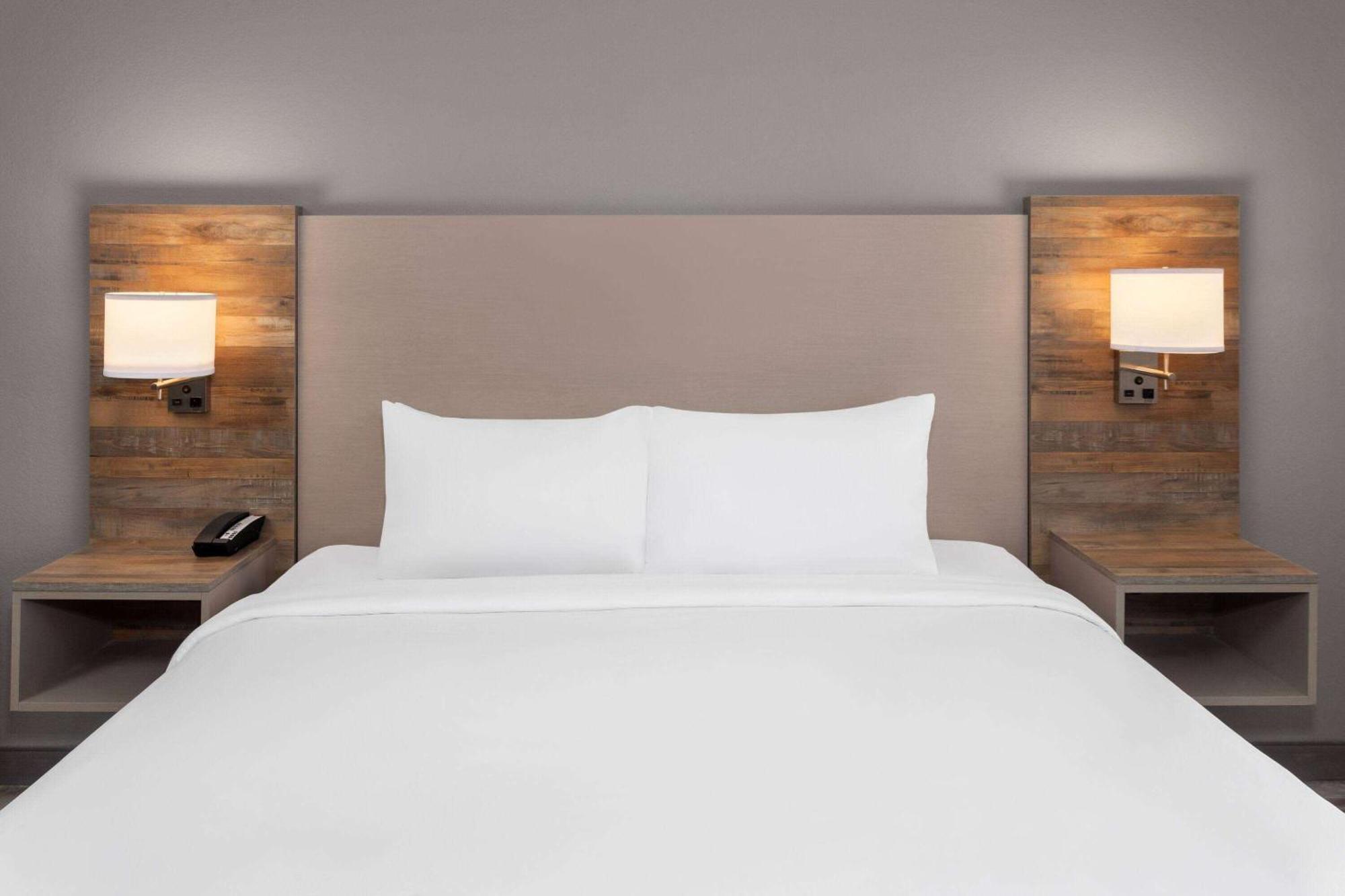 Links Bos Landen Hotel & Spa Of Pella, Trademark By Wyndham Exterior photo