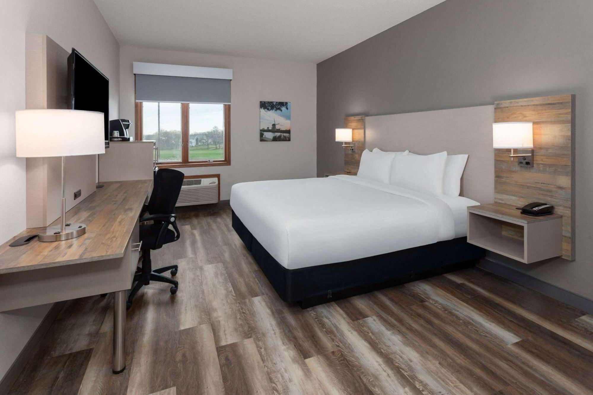 Links Bos Landen Hotel & Spa Of Pella, Trademark By Wyndham Exterior photo