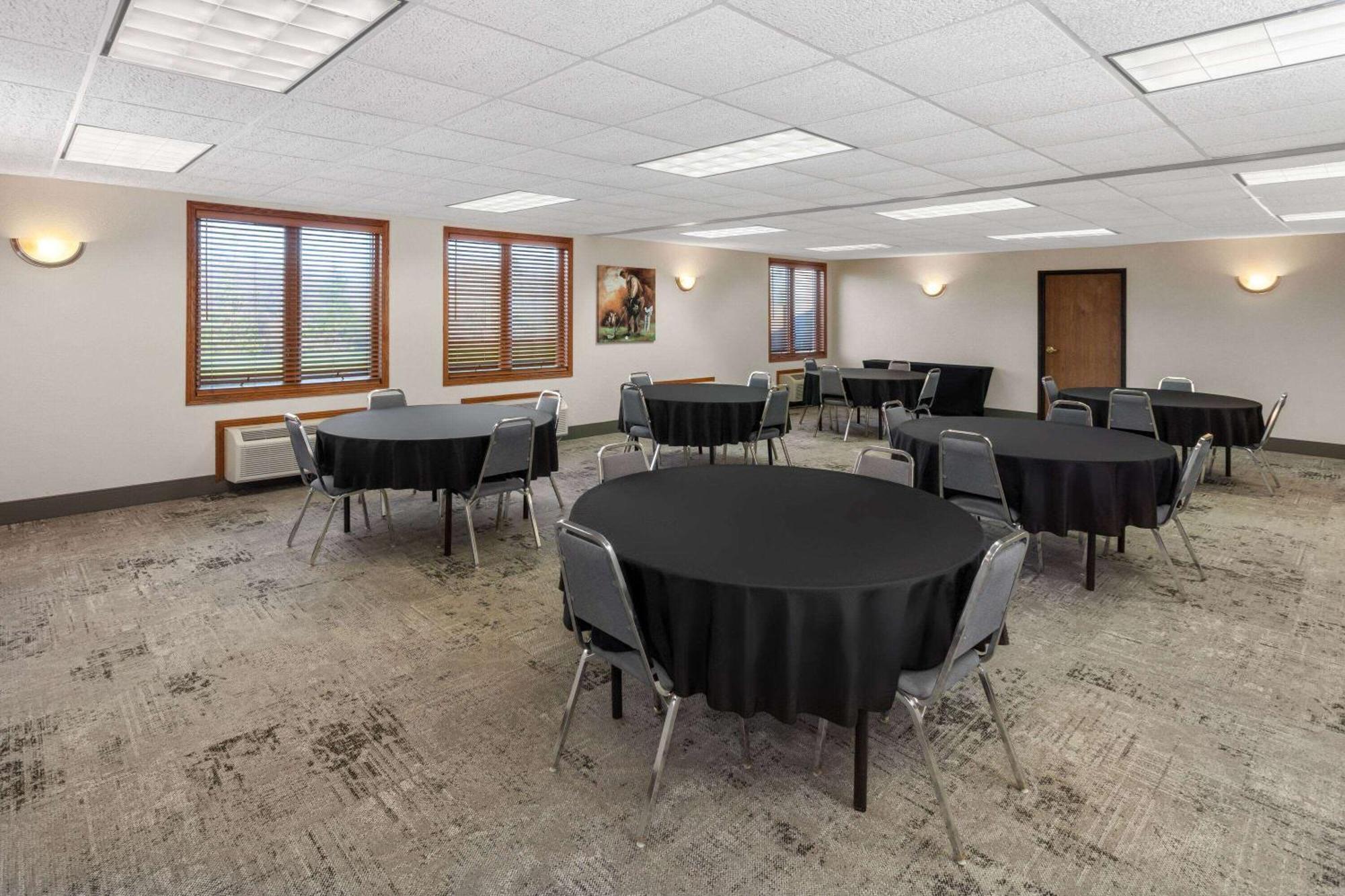 Links Bos Landen Hotel & Spa Of Pella, Trademark By Wyndham Exterior photo
